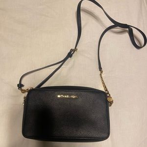 Michael Kors Jet Set Crossbody